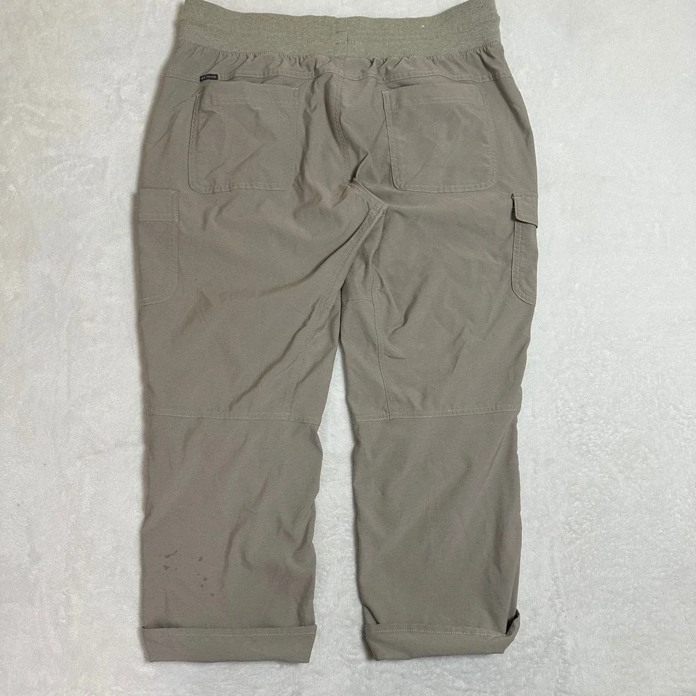 Columbia Women's Large Tan Cargo Capri Pants Roll-Up Straight Leg Hiking Travel - Picture 4 of 12